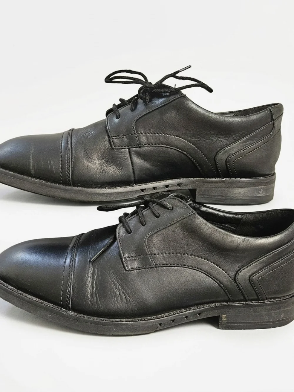 Clarks Black Leather Cap Toe Oxford Shoes